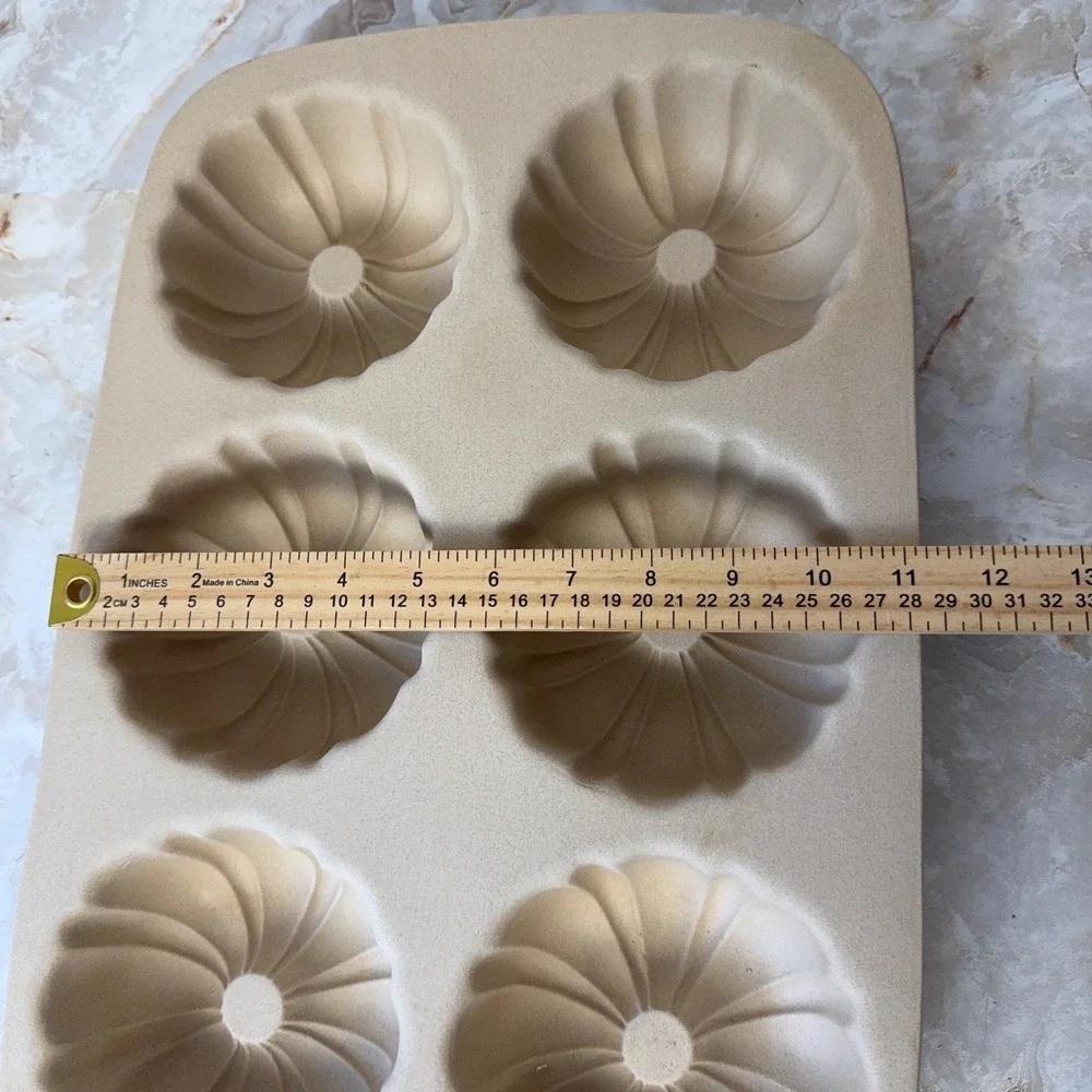 The Pampered Chef Mini Fluted Cake Pan Tan Stoneware Family Heritage USA Made